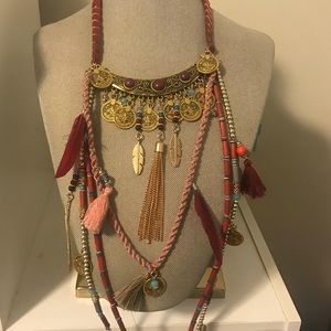 Gorgeous festival statement necklace NWOT